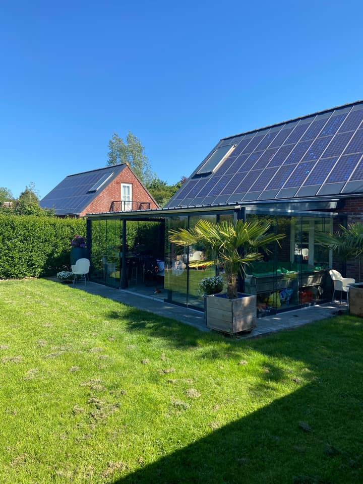 Hol dir den Frühling ins Haus mit Glasschiebewänden